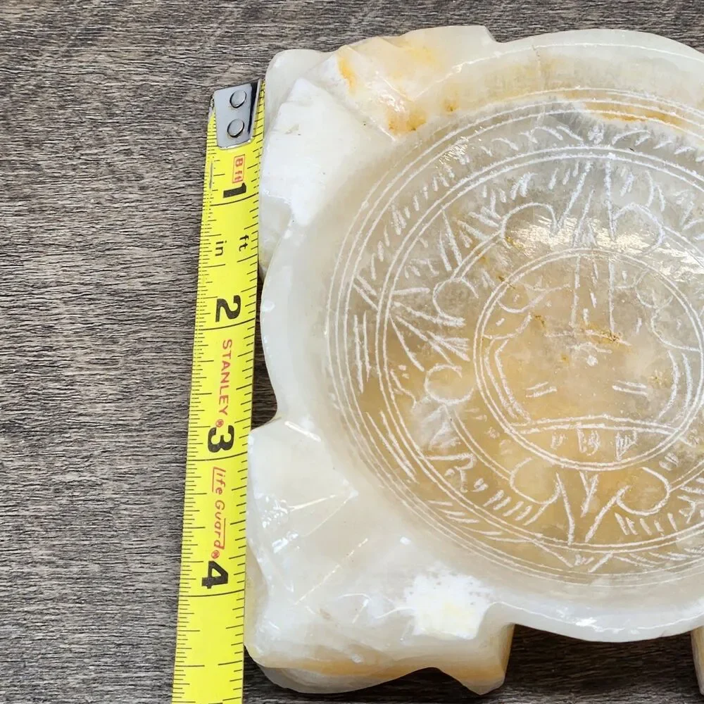 Vintage Hand Carved Marble Onyx Stone Mayan Aztec Ashtray White Brown Cream 4.5